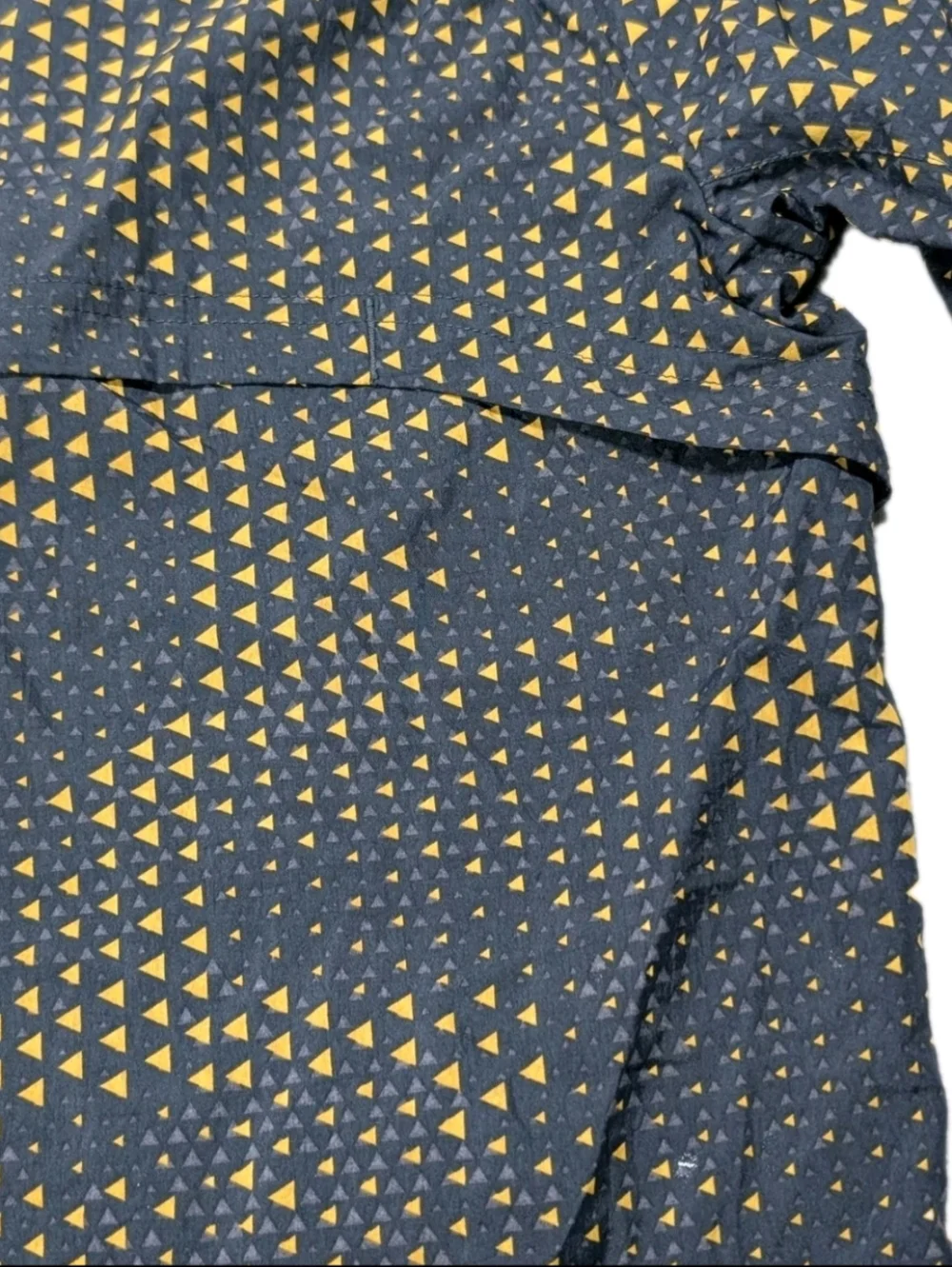 Title: Gymshark Sport Windbreaker Jacket Men's L Black Turmeric Triangle EUC - Picture 7 of 16
